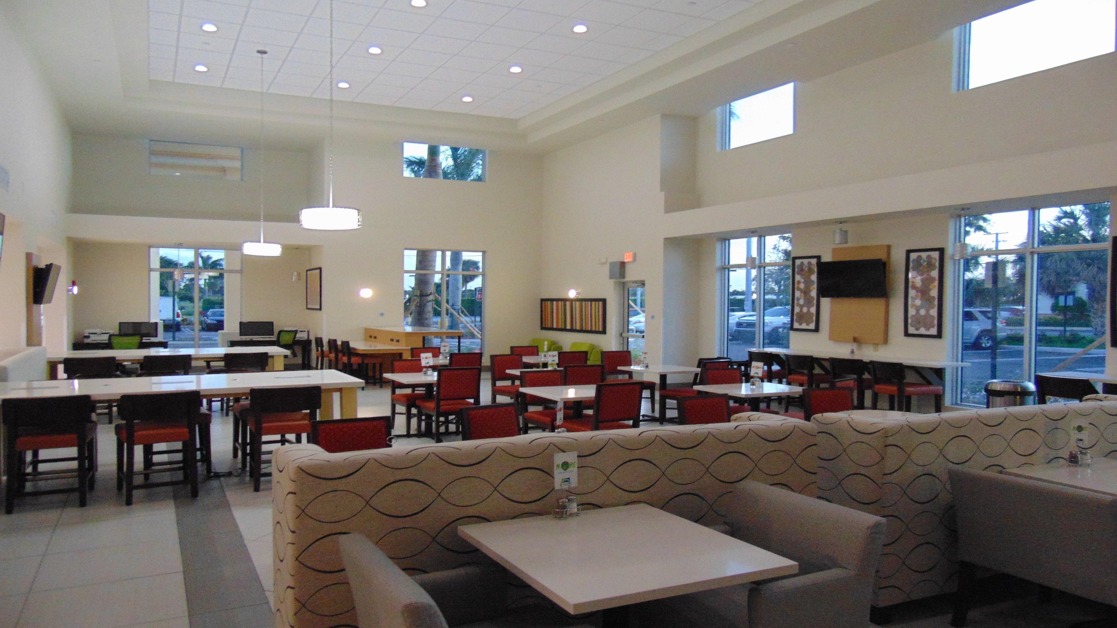 Holiday Inn Express & Suites Boynton Beach West By Ihg Eksteriør bilde